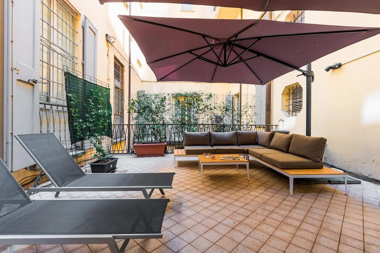 Super Apartament Bologna 0*,  Italia