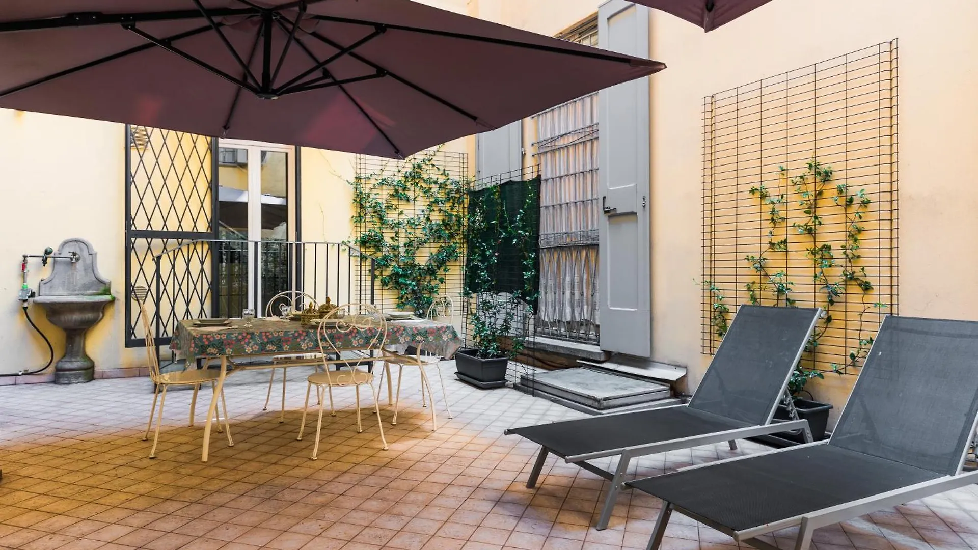 Super Apartament Bologna 0*,  Italia